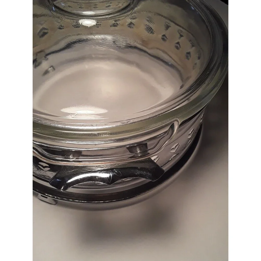 VINTAGE FIRE KING GLASS ROUND 1 1/2 QT CASSEROLE WITH SILVER METAL MCM TRIVET